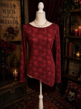 Rebellious Dreamer Burgundy Floral Asymmetrical Long Sleeve Top – Size M